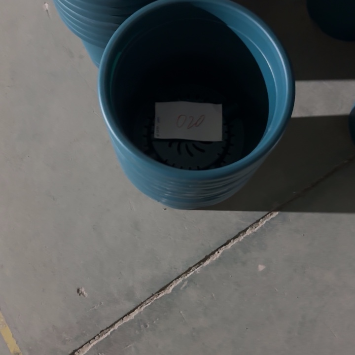 编号是020号的口径29高25花盆