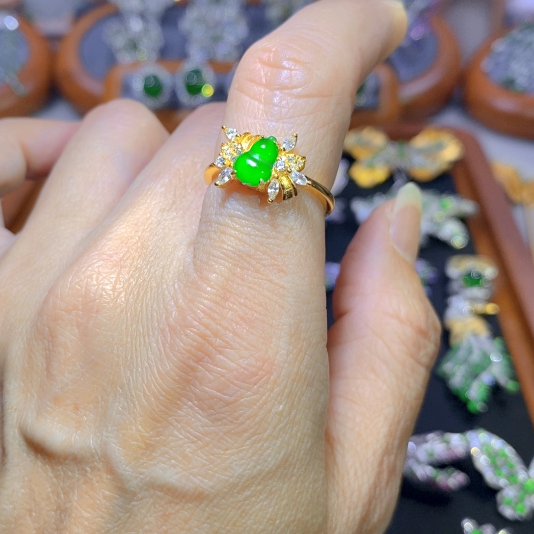 翡翠颈饰银S925镶嵌天然翡翠