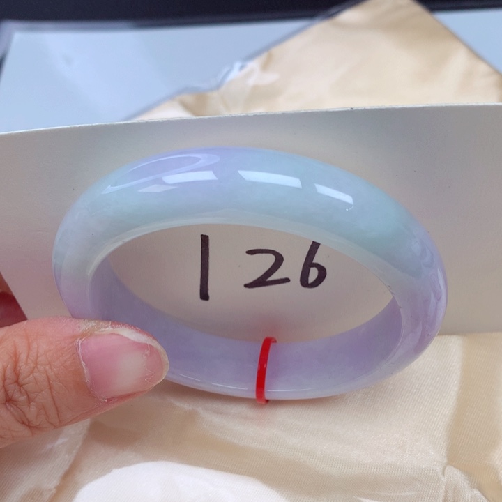 翡翠手镯未镶嵌翡翠