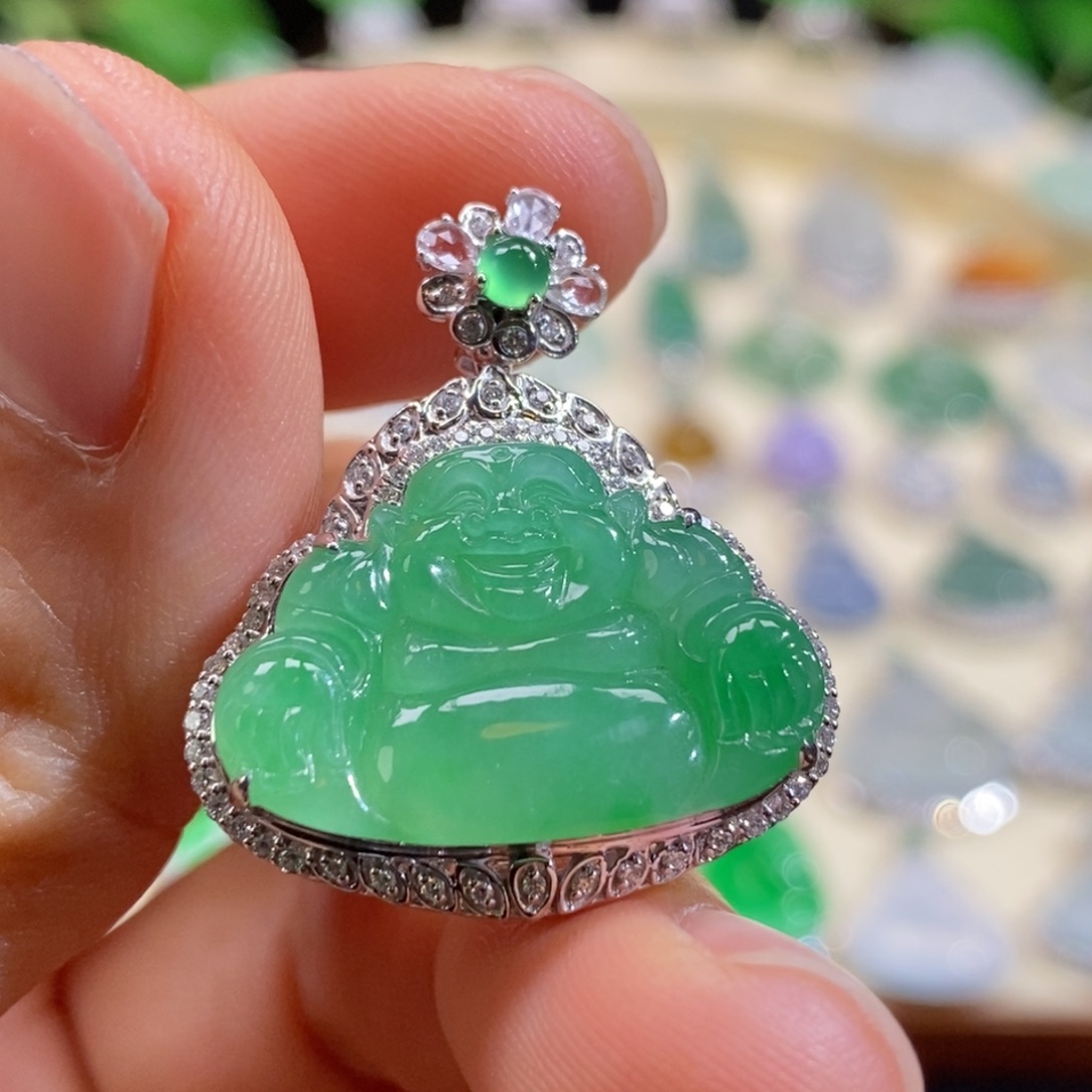 翡翠18K金镶嵌颈饰