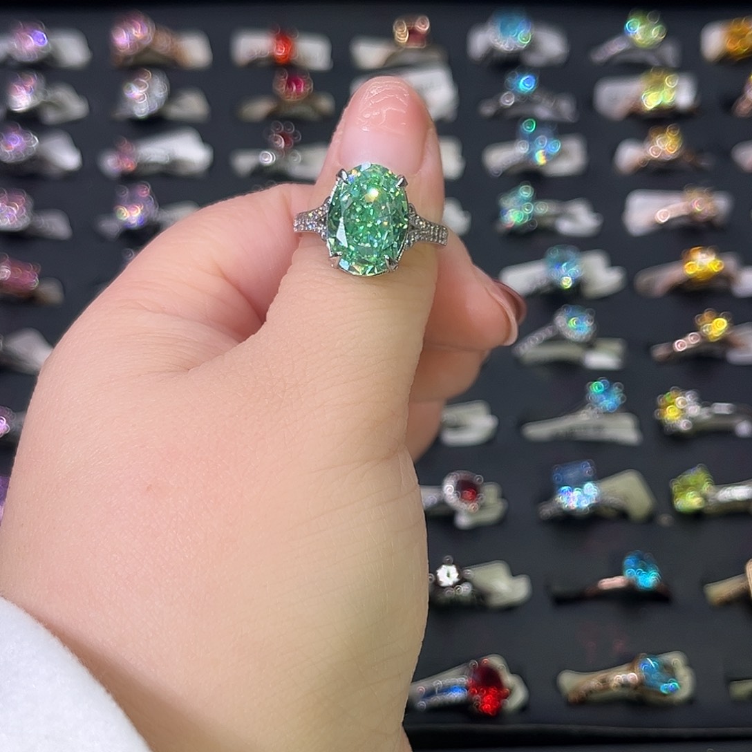 莫桑石非金属SH K白豪镶浅绿冰花鸽子蛋十卡-13