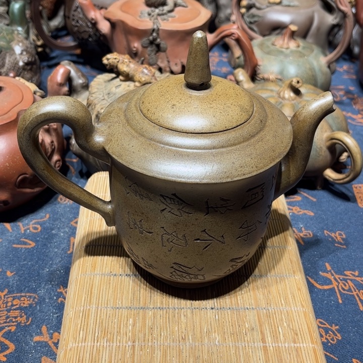 用***5紫砂茶壶紫砂。       