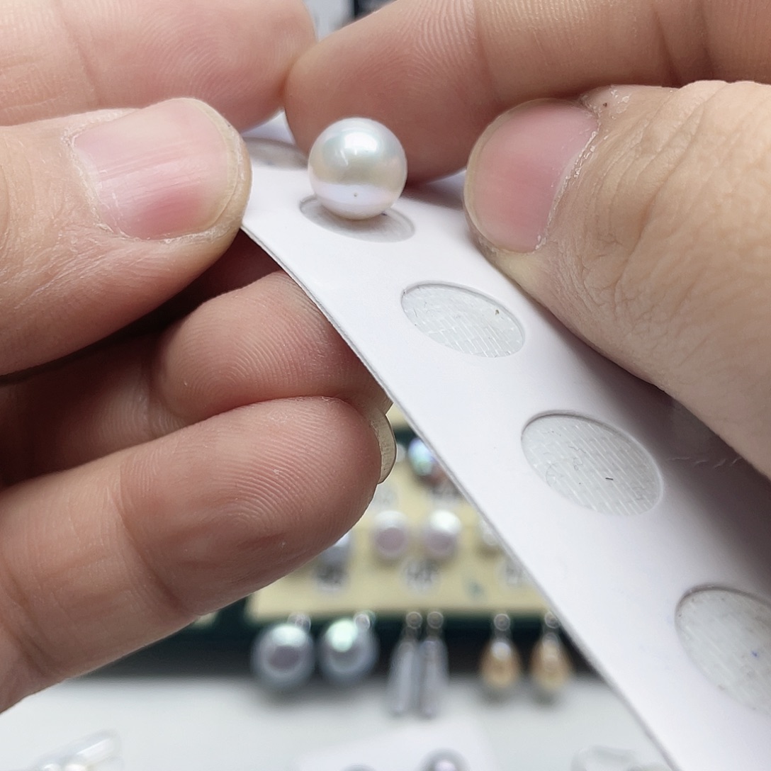 焱***焱银S925镶嵌淡水珍珠耳饰