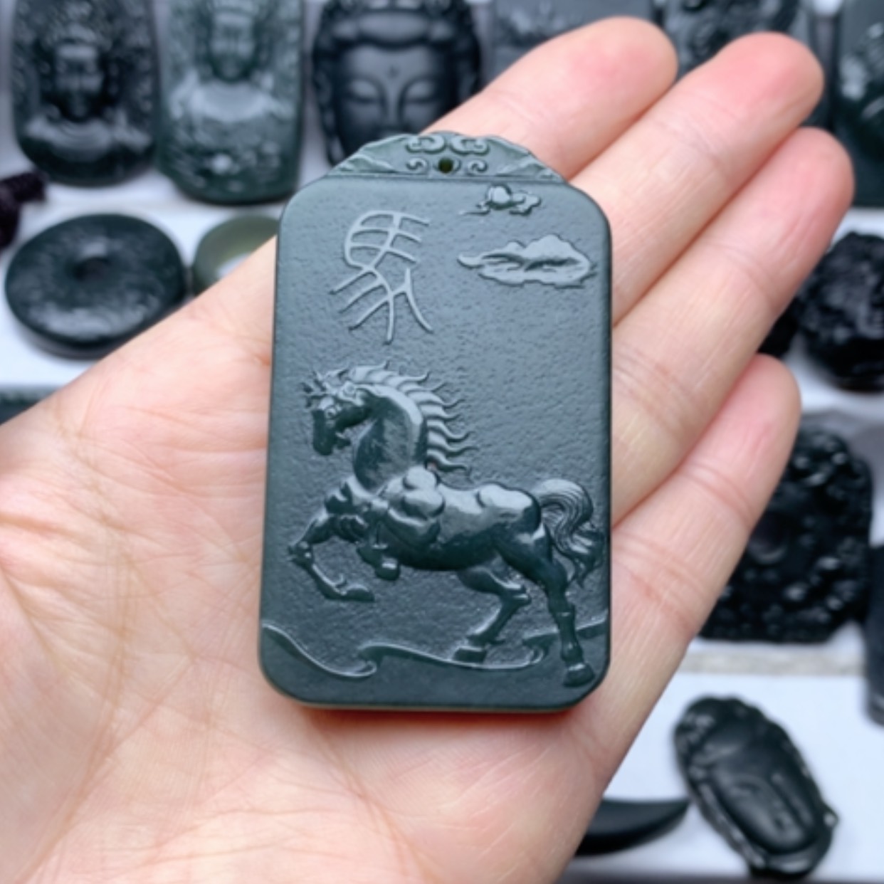 【闪购商品】和田玉颈饰未镶嵌双面雕刻