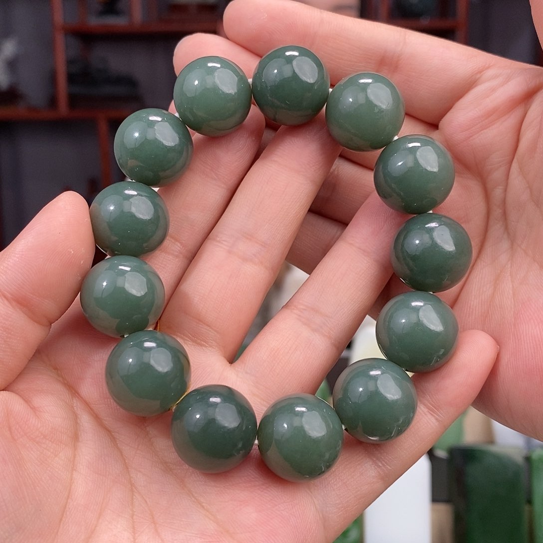 和田玉挂件未镶嵌18