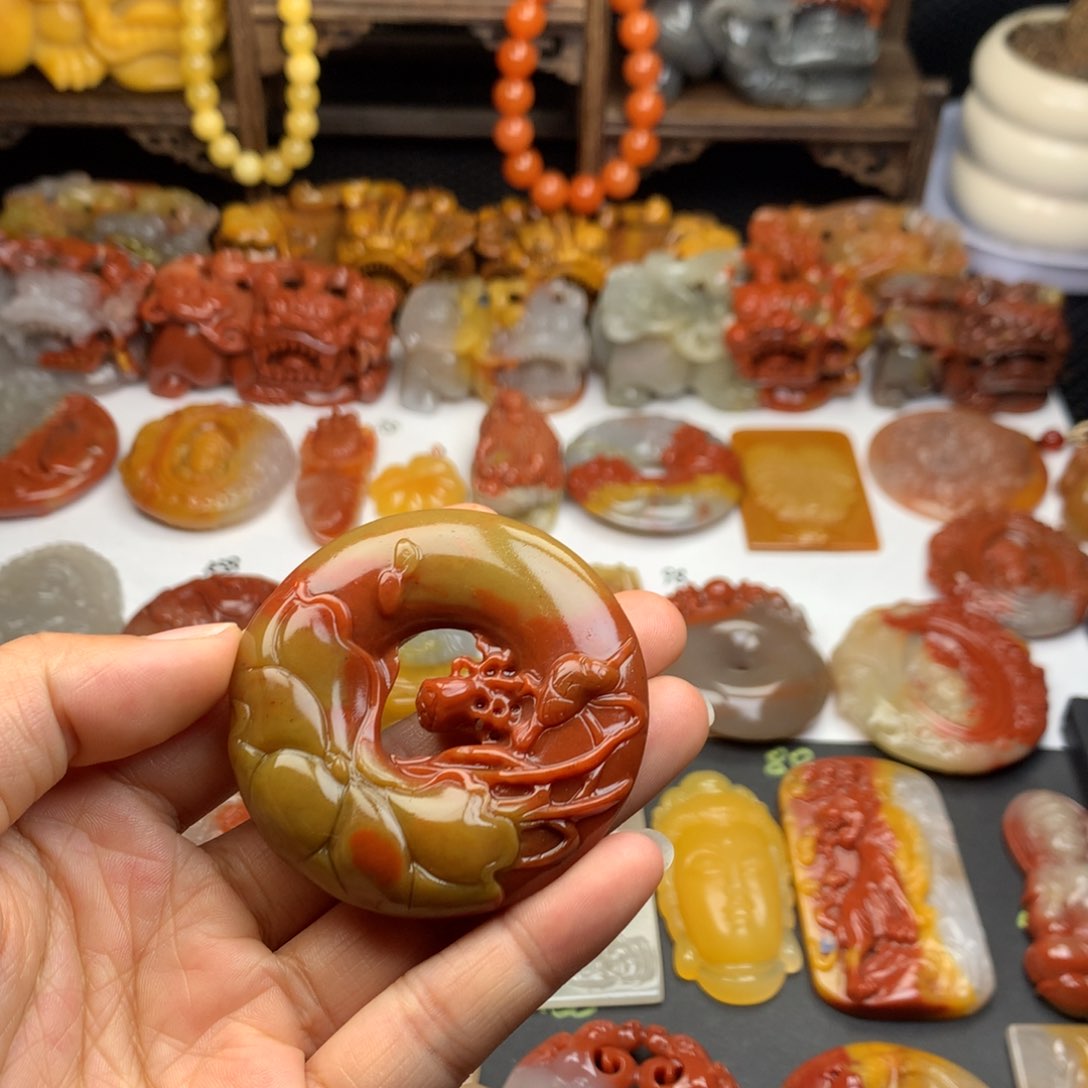 石英质玉（黄龙玉）未镶嵌挂件