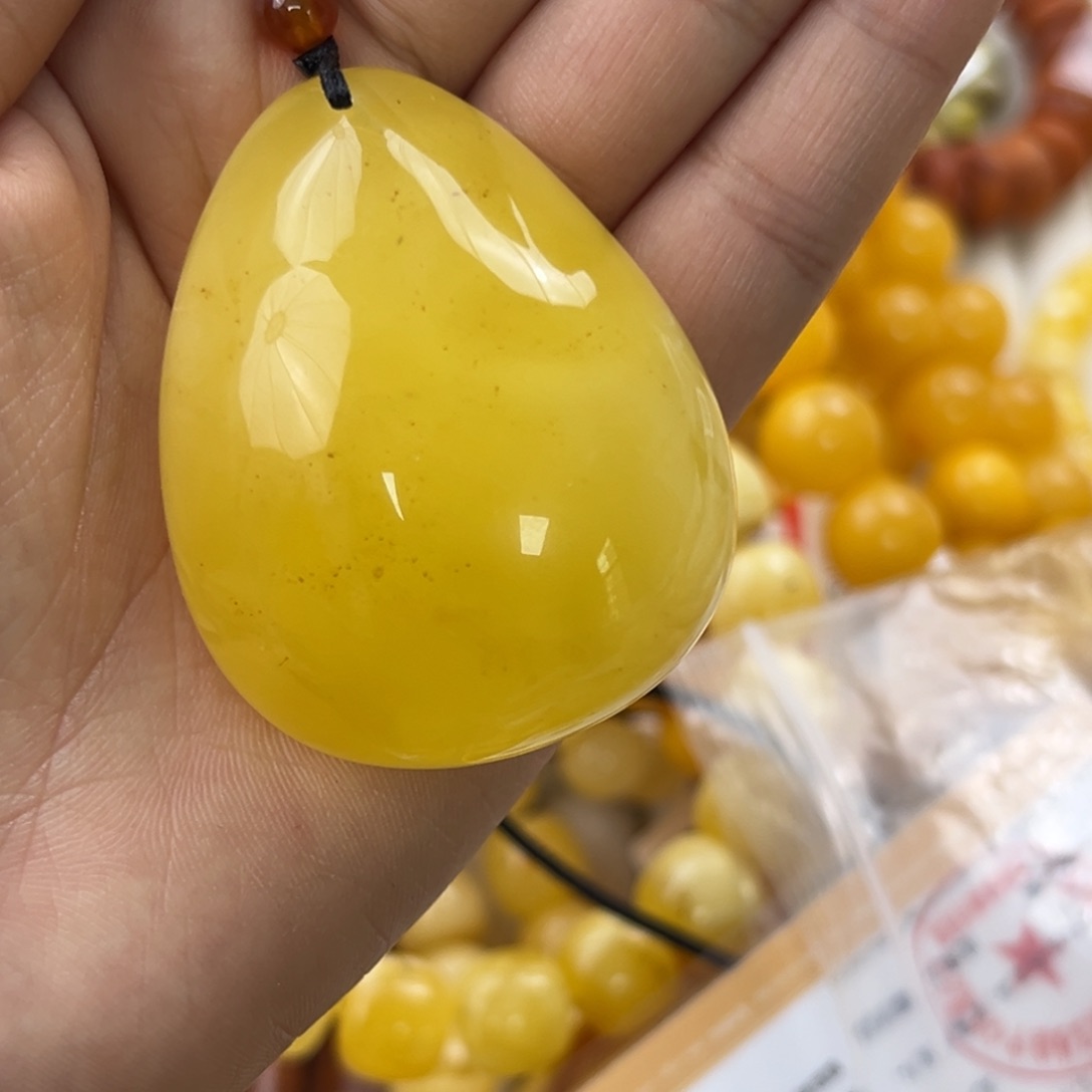 琥珀珠宝奇石未镶嵌