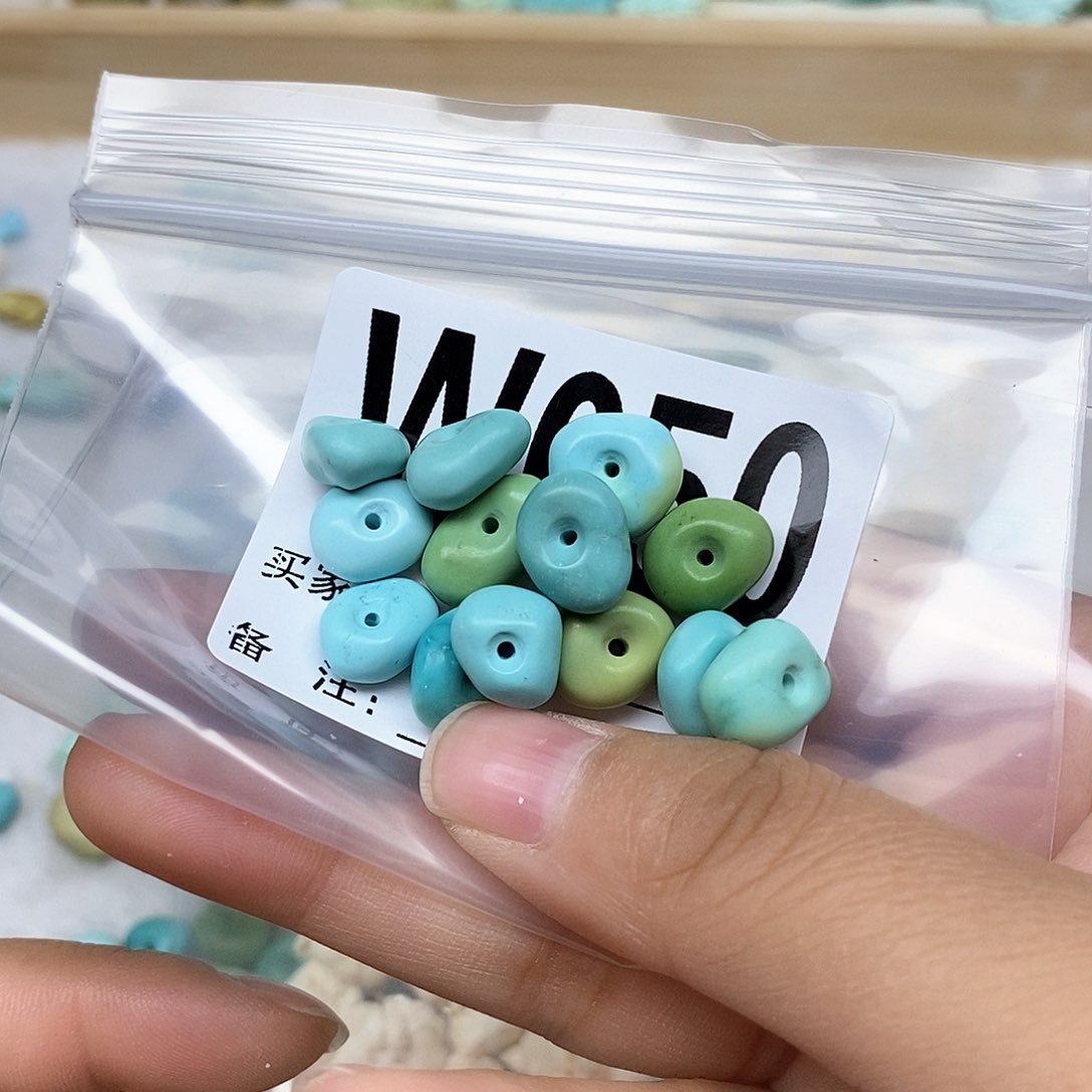 绿松石配饰未镶嵌