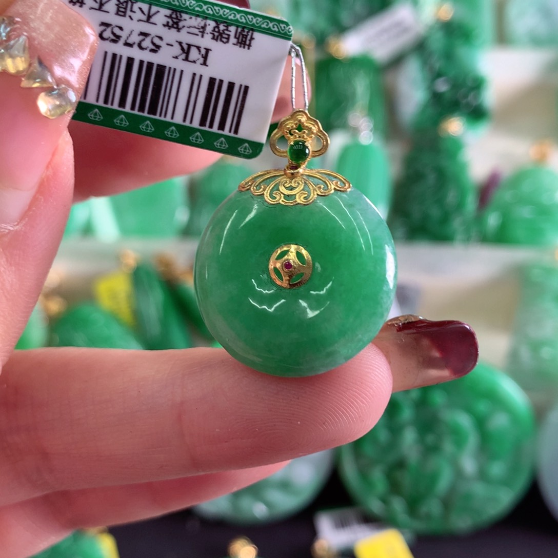 翡翠吊坠(不含链)18K金镶嵌