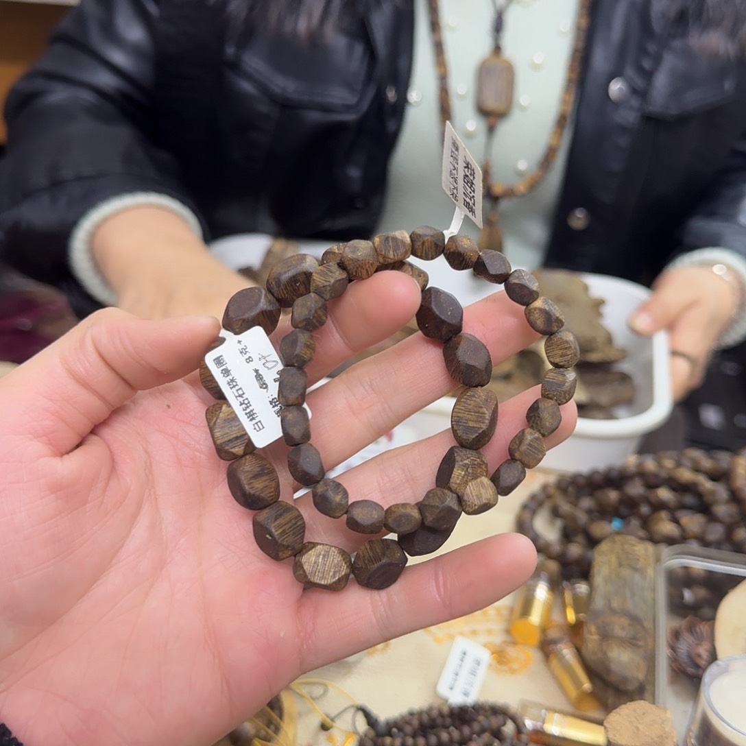 沉香木手串白棋钻石珠单圈 2 串 14 克发货