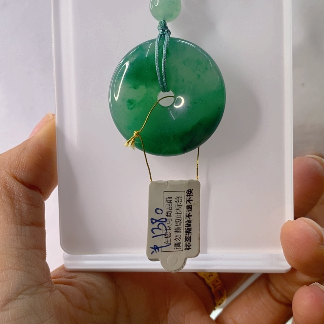 石英质玉未镶嵌颈饰