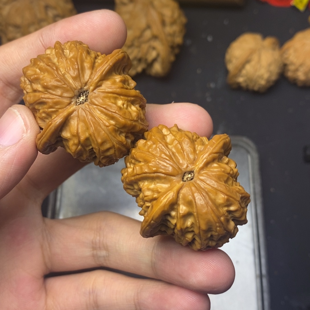 吊坠文玩核桃血麒麟