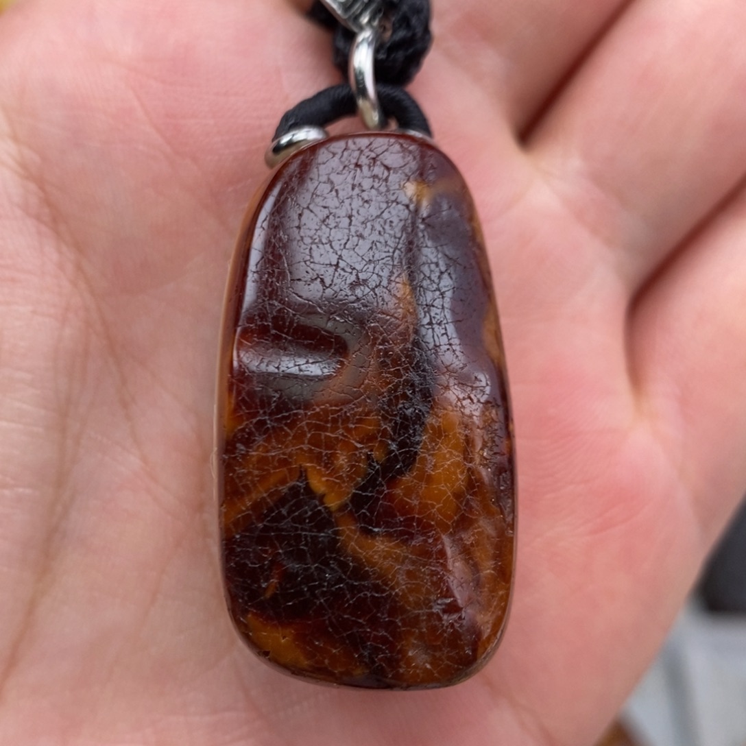 琥珀吊坠(赠链)未镶嵌