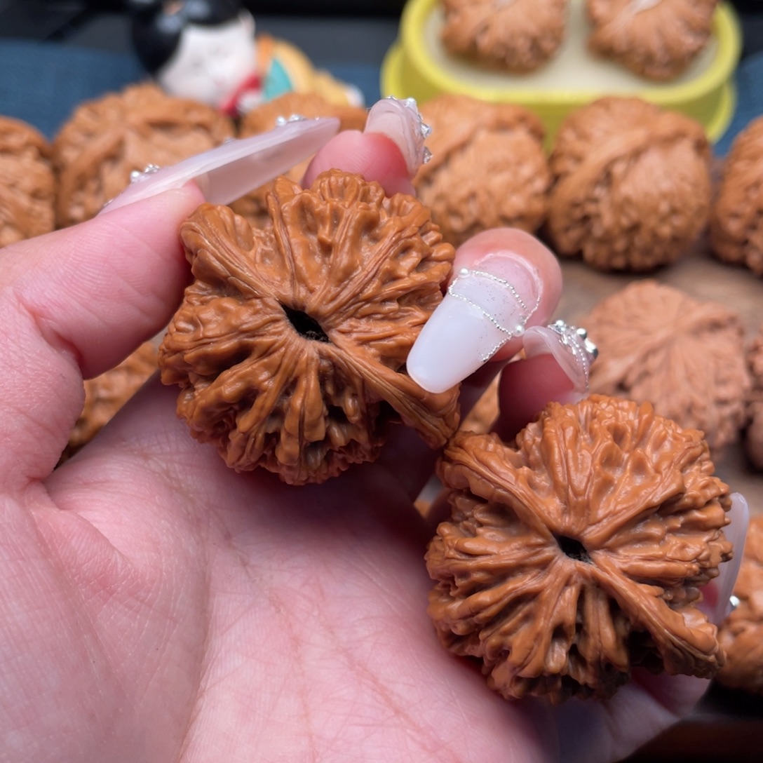 东***哥吊坠文玩核桃全品虎头44