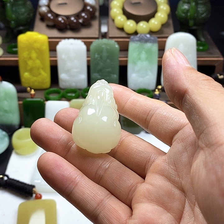和田玉（糖玉）未镶嵌挂件