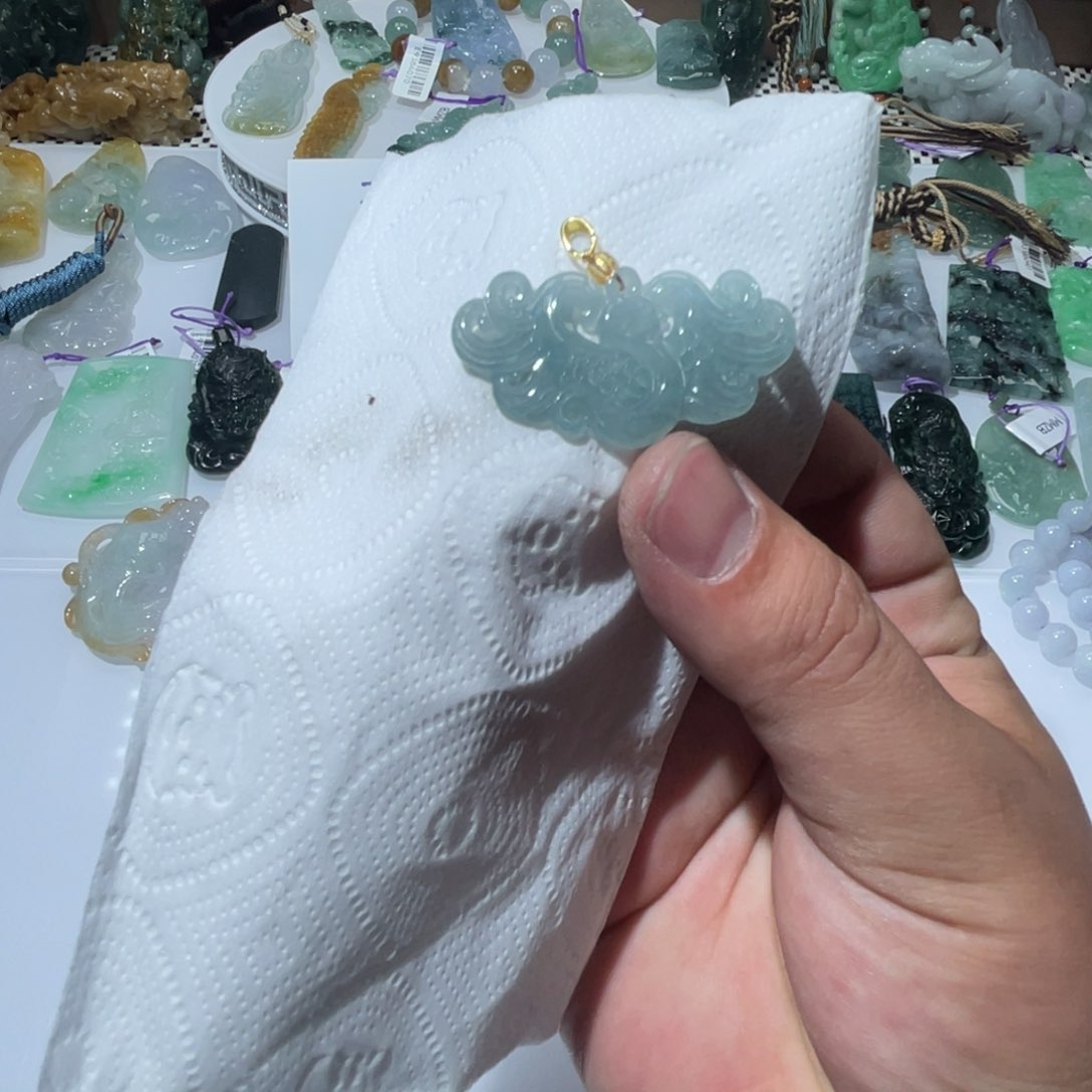 翡翠颈饰未镶嵌天然