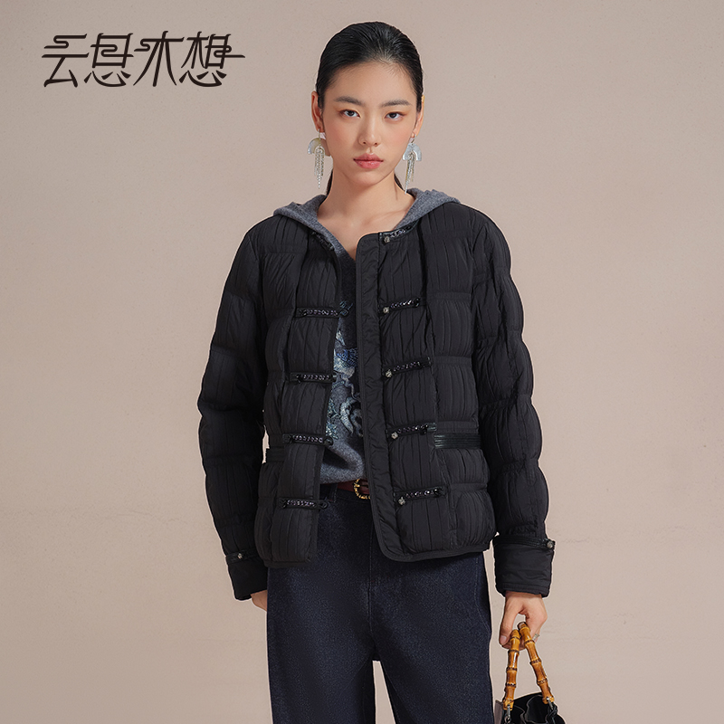  Ysimo-X云思木想 珠光梦华 90白鸭绒一字盘扣钉珠羽绒服13371