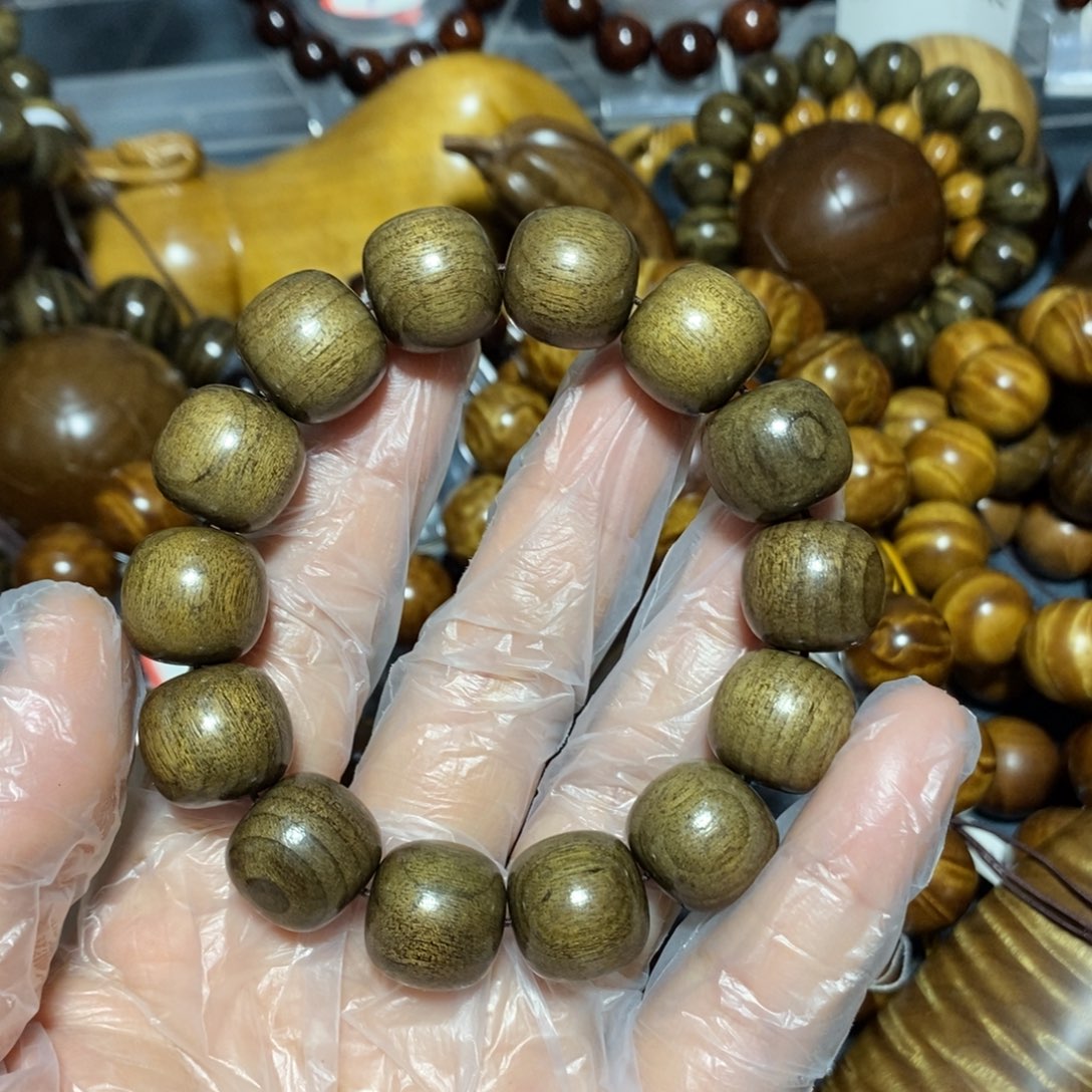 金丝楠木雕工艺品15