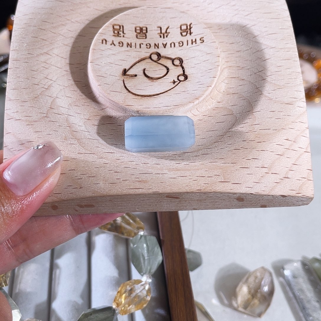 死***头手链水晶未镶嵌定制蓝兔毛随行