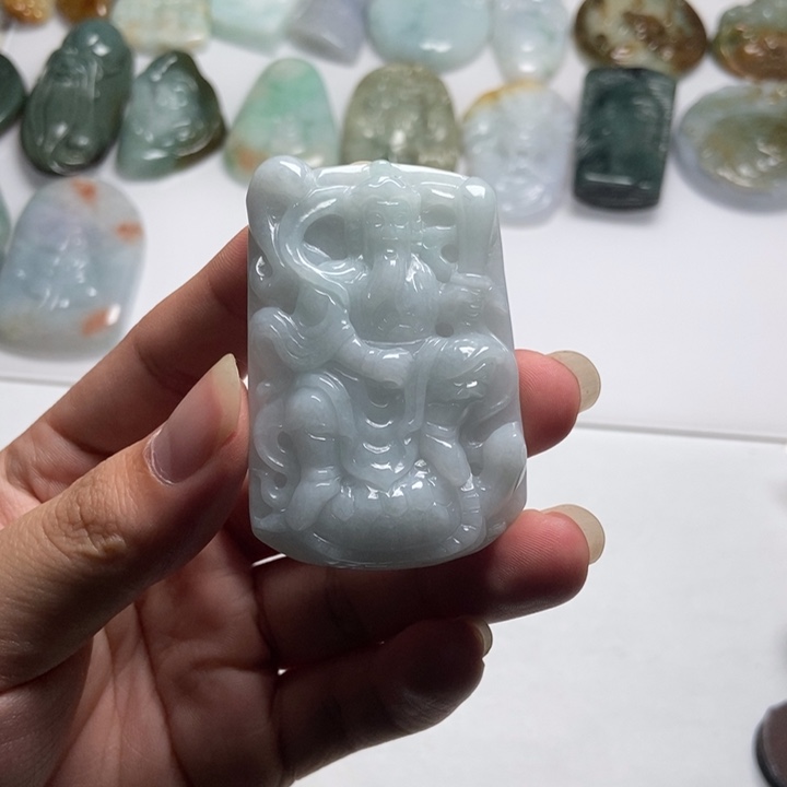 翡翠未镶嵌颈饰玄天大地25