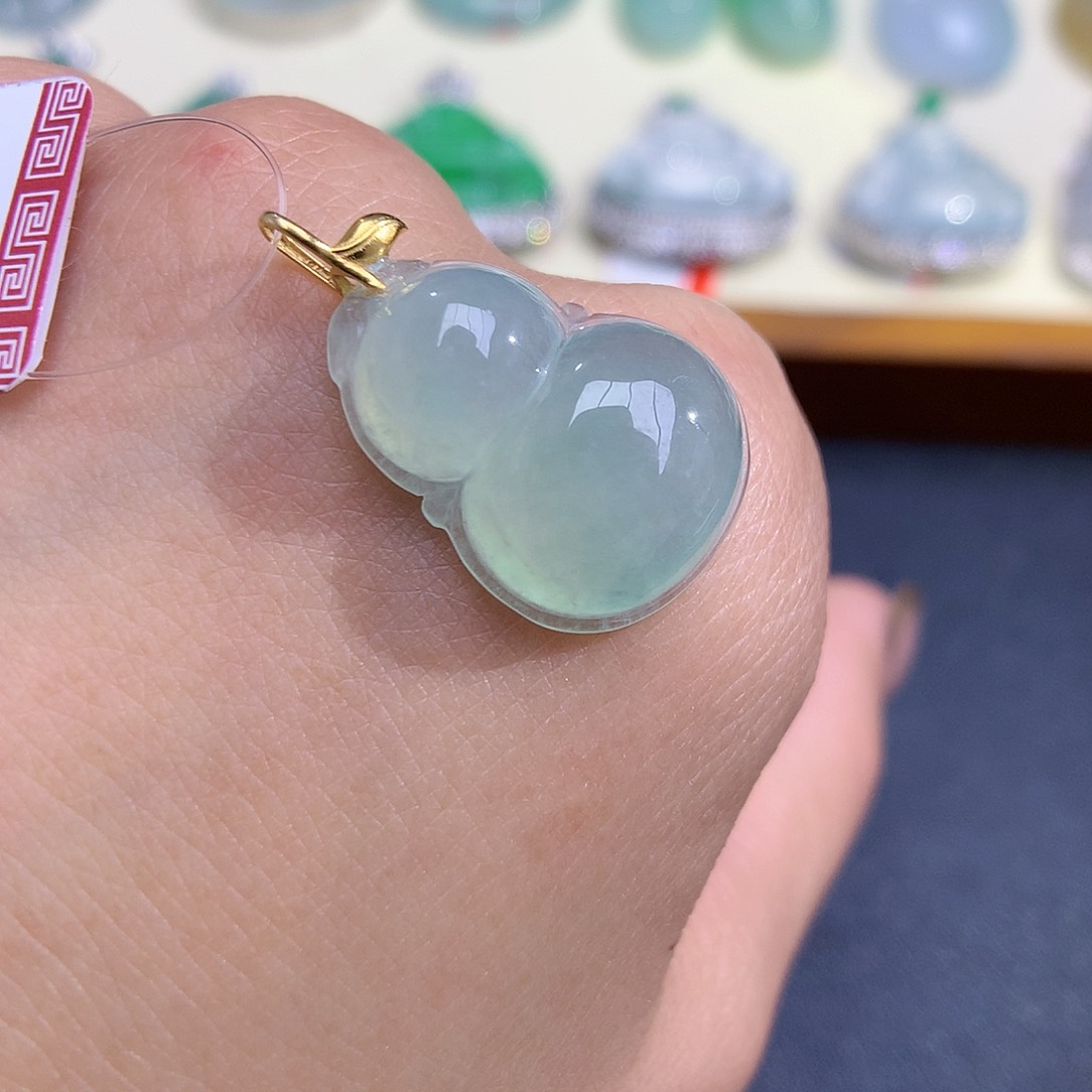 翡翠颈饰18K金镶嵌葫芦