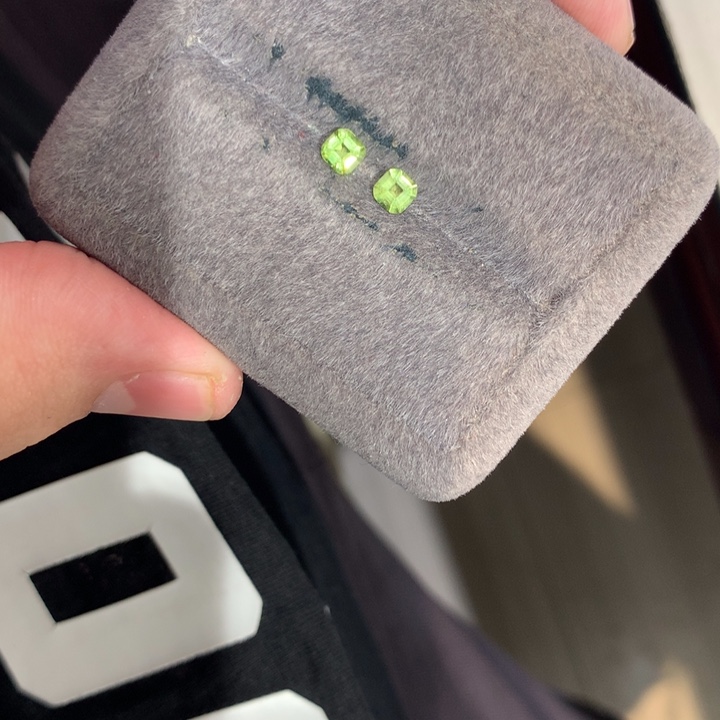 橄榄石裸石未镶嵌裸石2颗