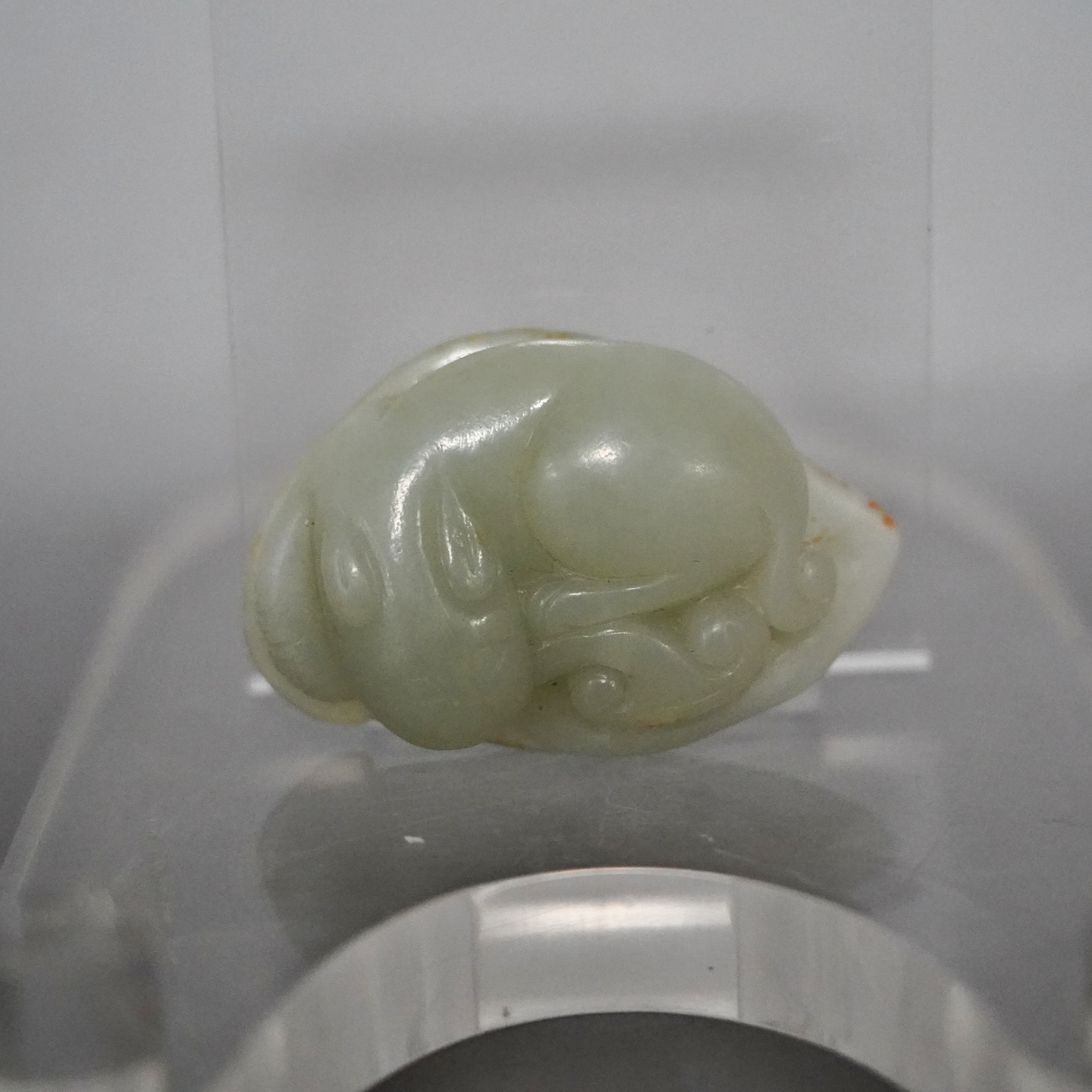 文华开物第18期拍品 5 清 和田玉一叶欢（又称一叶成串）