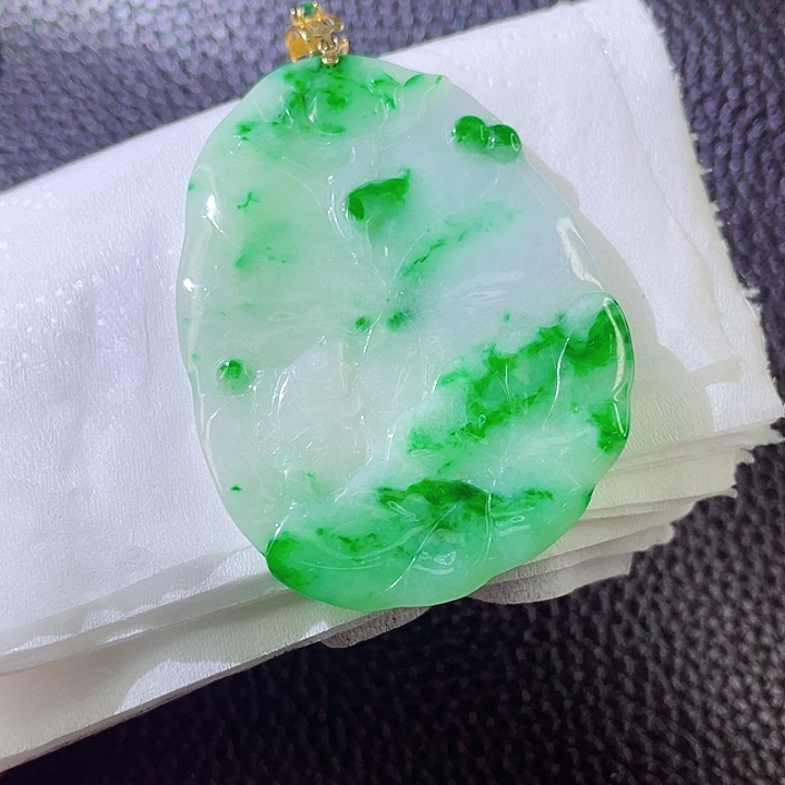 翡翠颈饰18K金镶嵌翡翠