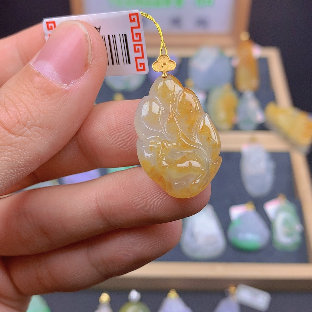 翡翠颈饰18K金镶嵌翡翠