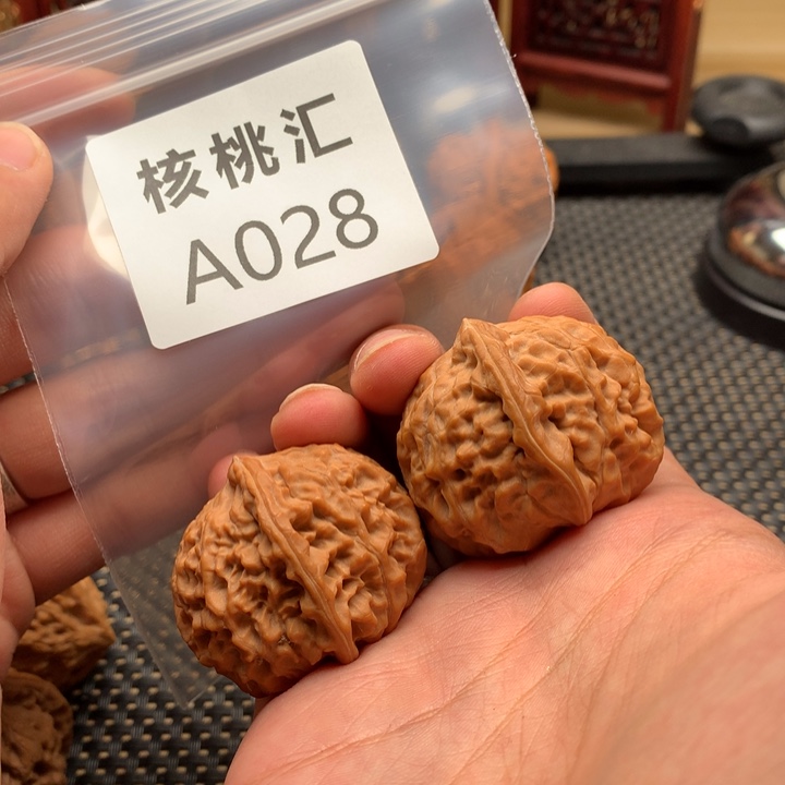 文玩核桃吊坠黄松峪