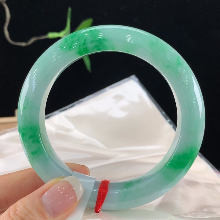 翡翠手镯未镶嵌人****泪111-1022