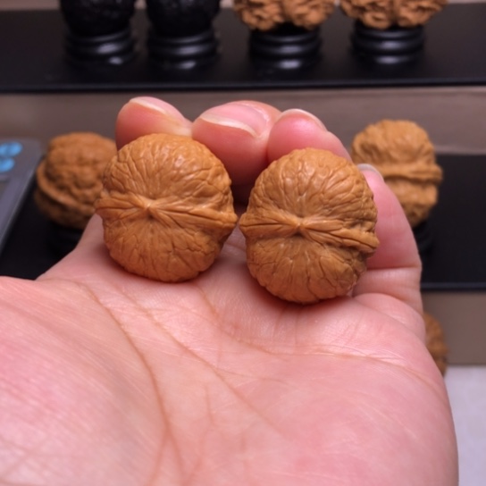 文玩核桃把件鸽子蛋43