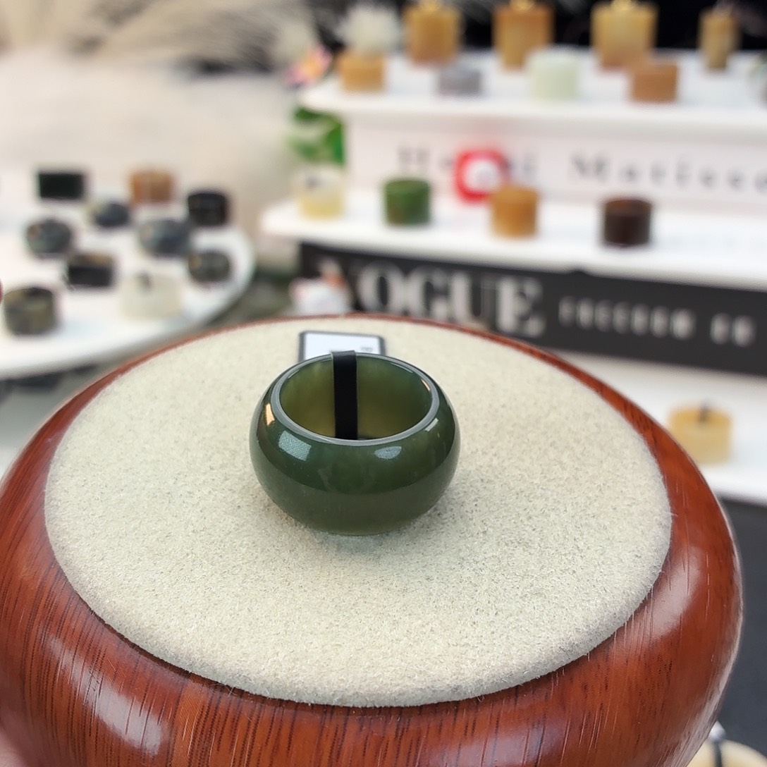 h***t和田玉未镶嵌戒指i96墨绿墩墩17.4mm