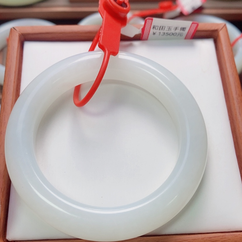 【闪购商品】未镶嵌手镯和田玉空*