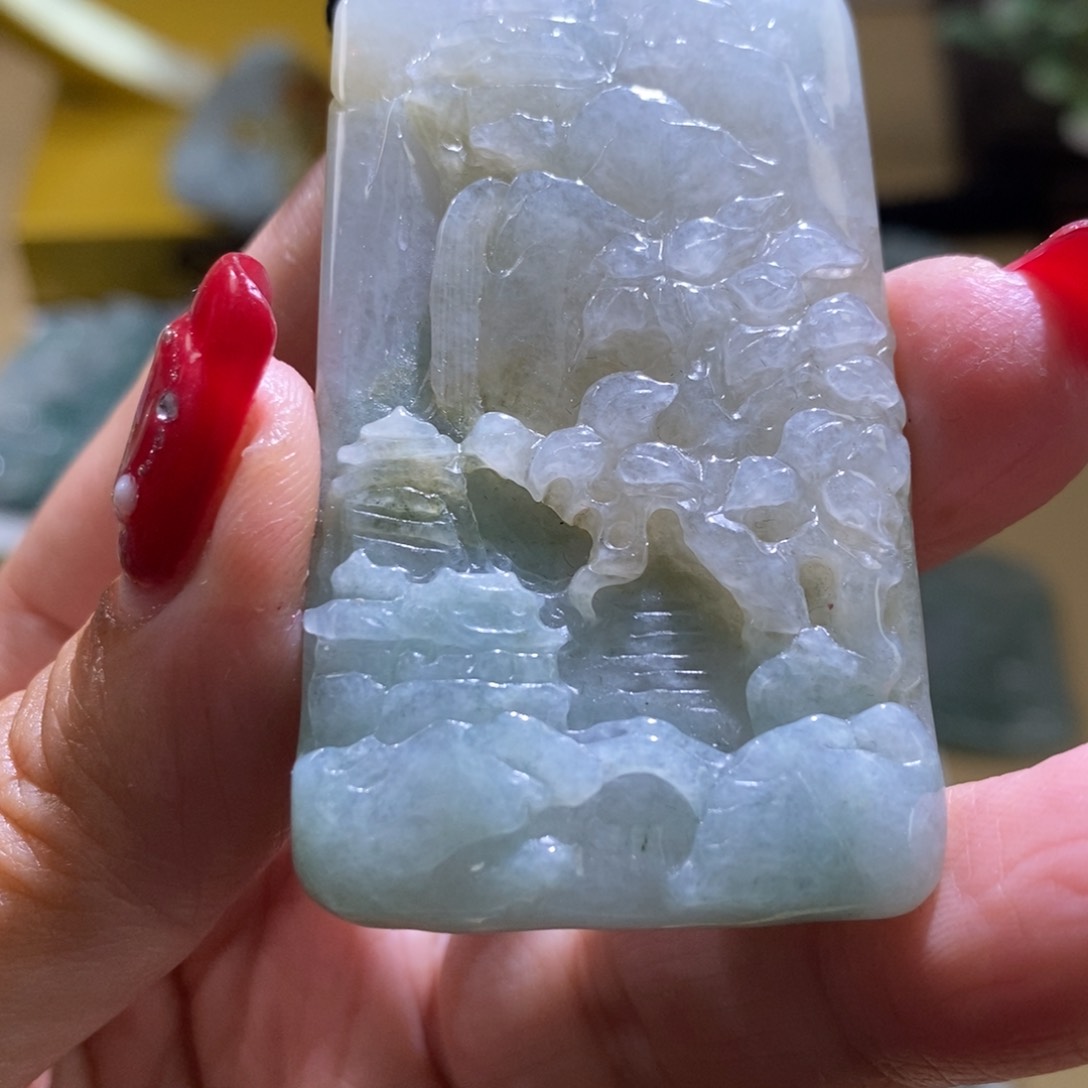 【闪购商品】翡翠颈饰未镶嵌山水