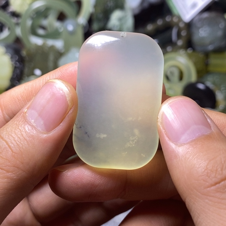 岫玉岫玉颈饰未镶嵌