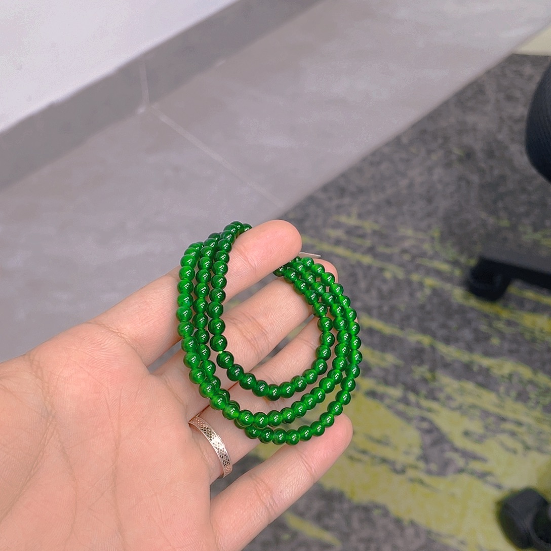 翡翠未镶嵌颈饰卡5