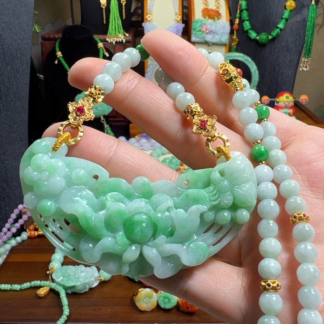 翡翠未镶嵌毛衣链阳绿牡丹花如意