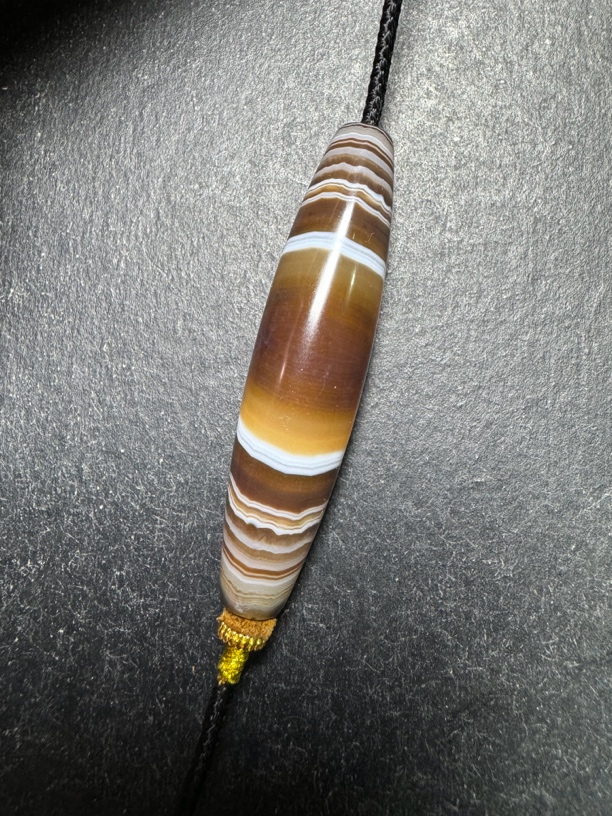 糖透缠丝玛瑙锁骨吊坠尺寸55.2*12.7