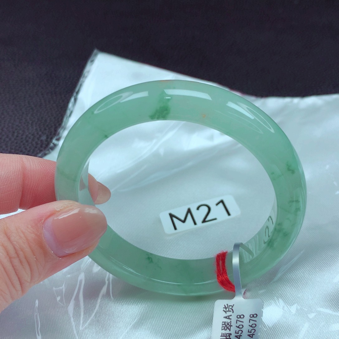 翡翠手镯未镶嵌手镯88