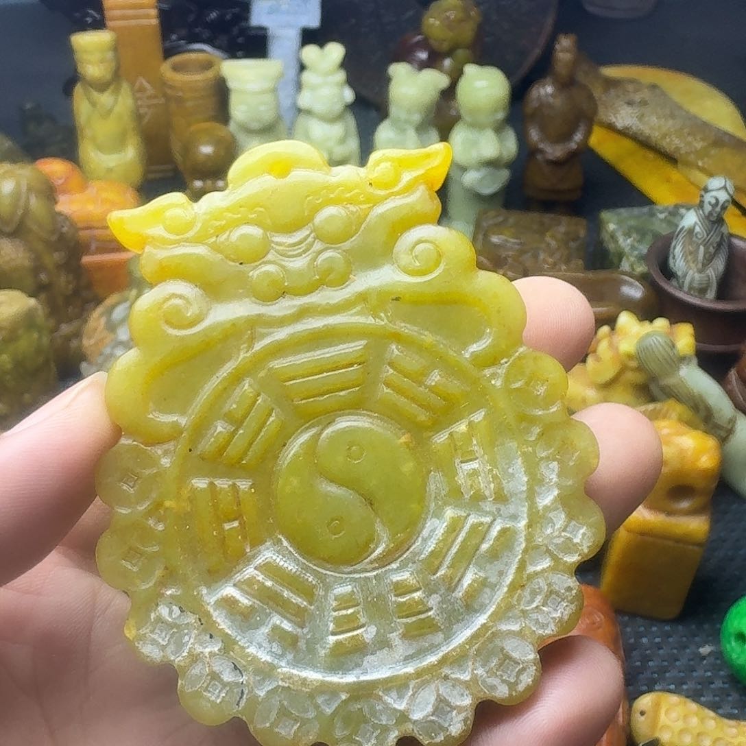 白玉菩提吊坠。。。