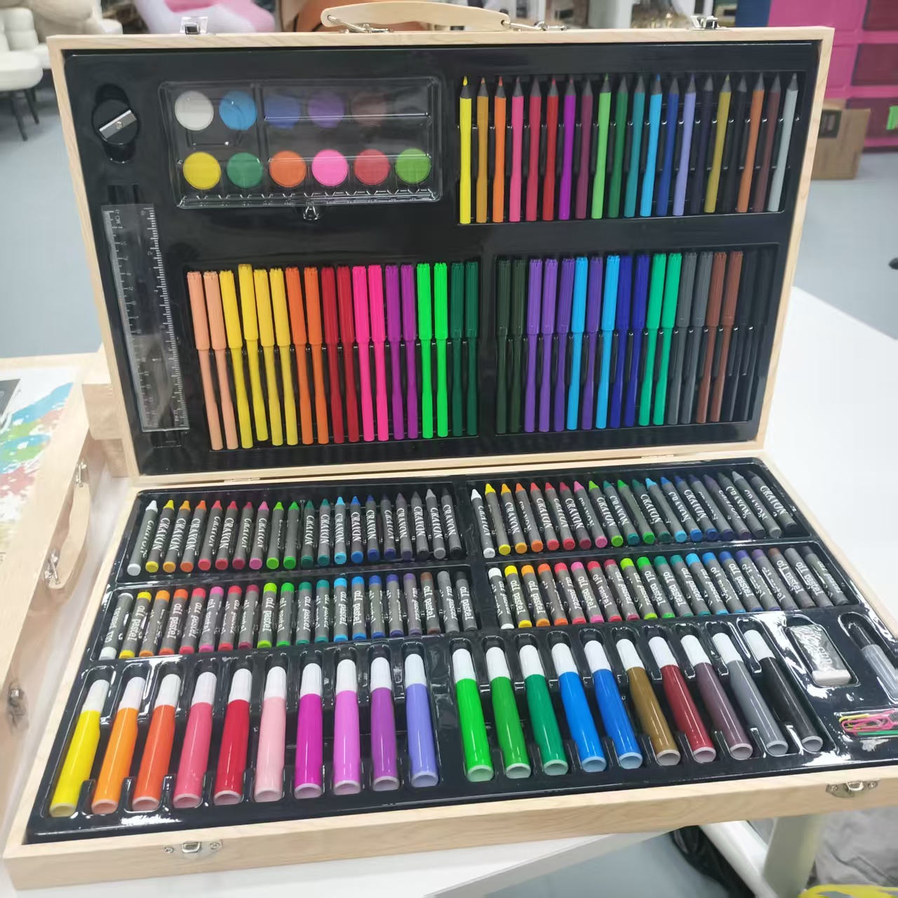 马克笔 颜色款式随机DJH