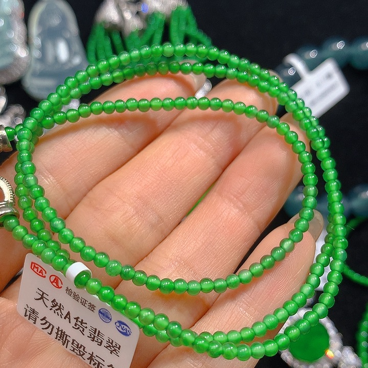 翡翠颈饰未镶嵌翡翠