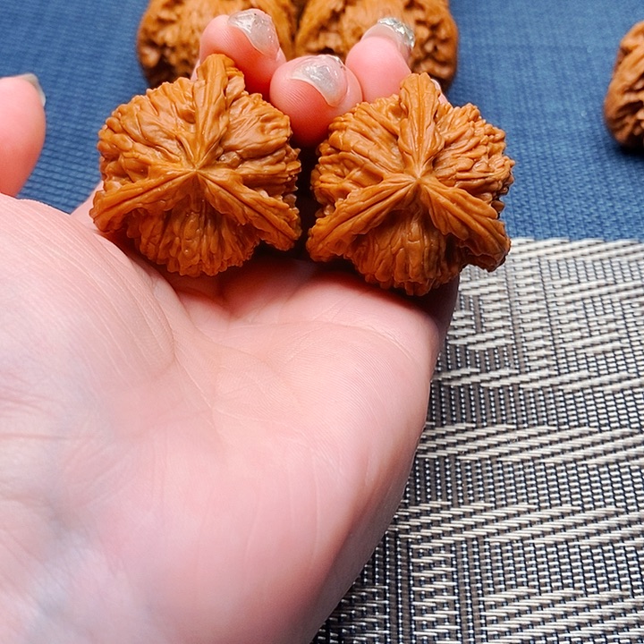 吊坠文玩核桃三棱