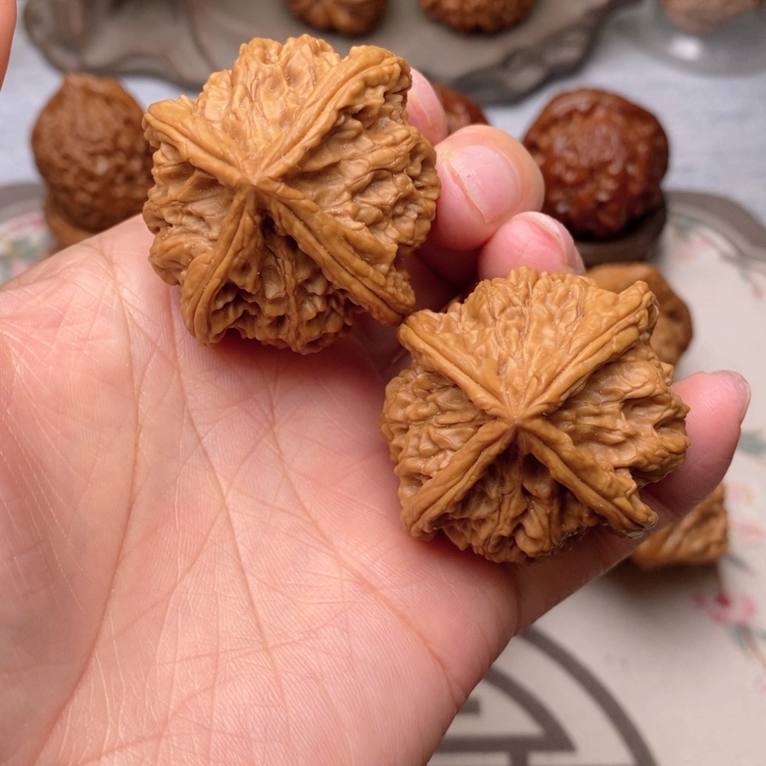 【闪购商品】文玩核桃吊坠四棱