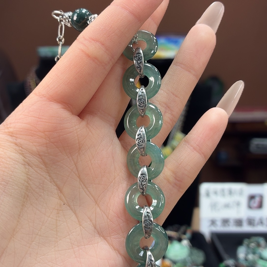 翡翠未镶嵌耳饰手串