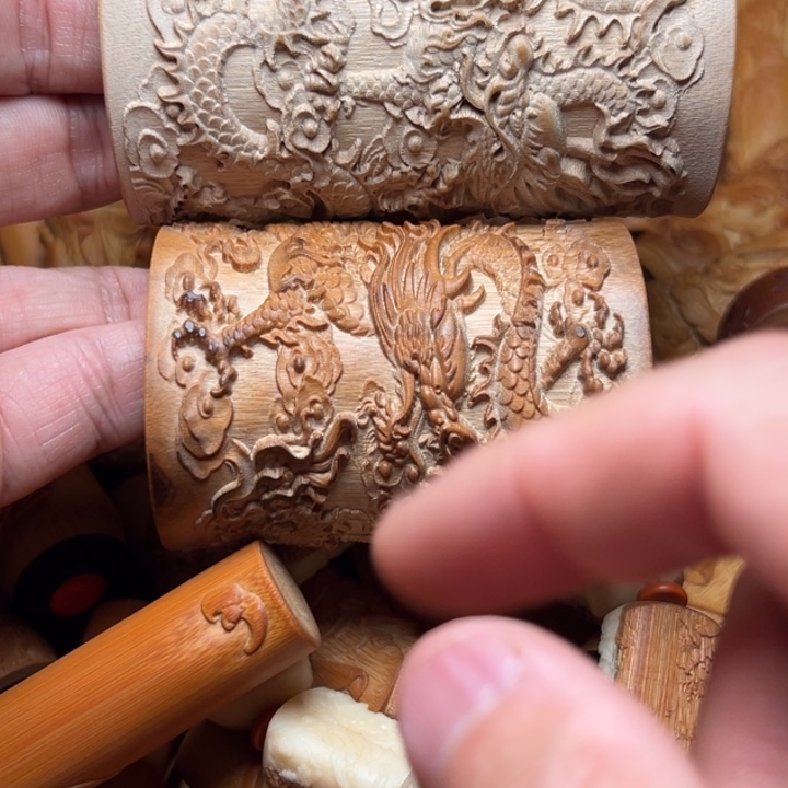 用***0实心竹雕刻手把件