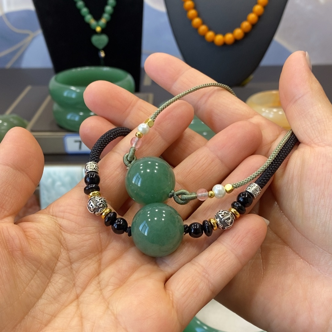 石英岩玉未镶嵌手链