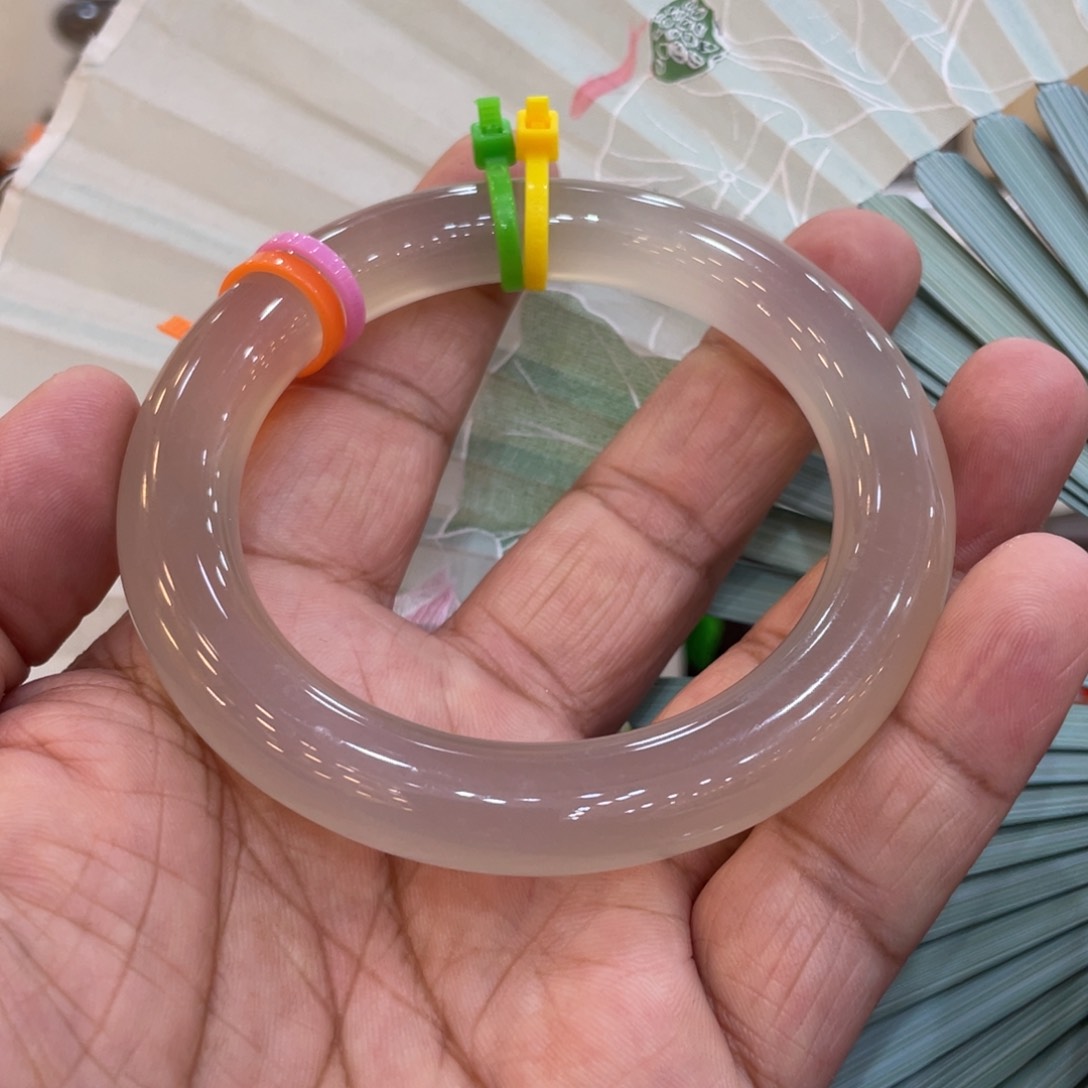 玛瑙/玉髓手镯未镶嵌晨*