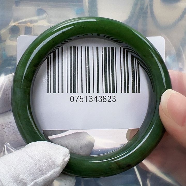 和田玉未镶嵌手镯微瑕61.5